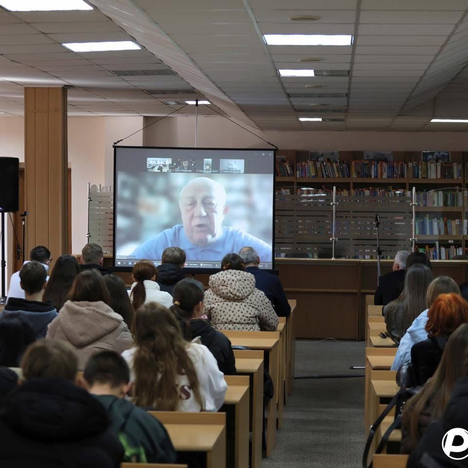 Круглий стіл у ПУЕТ. Фото № 2/1