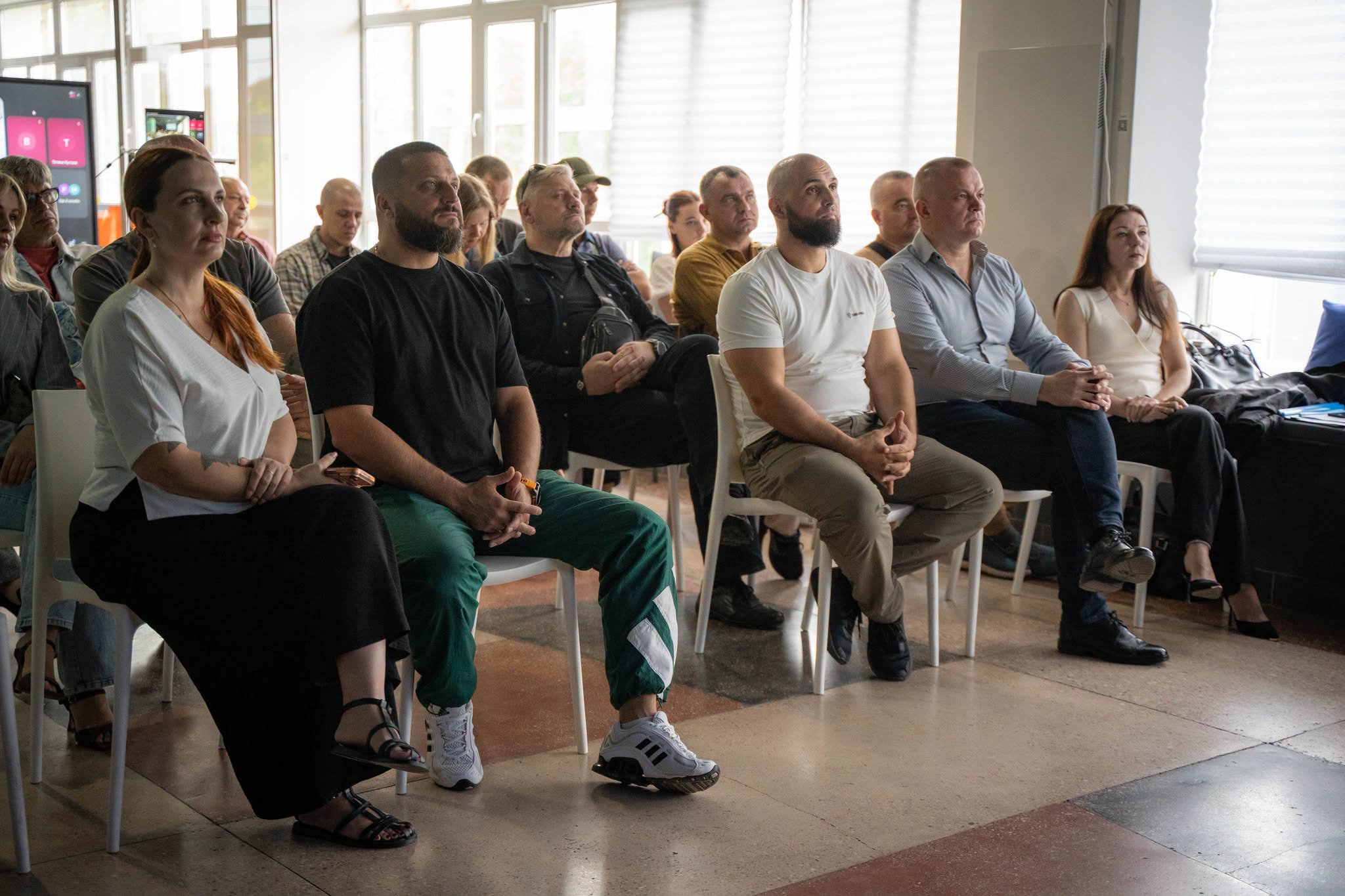 Зустріч із ветеранами-грантоотримувачами Полтавщини: про програми для розвитку власної справи та практичні аспекти оподаткування . Фото № 4/3