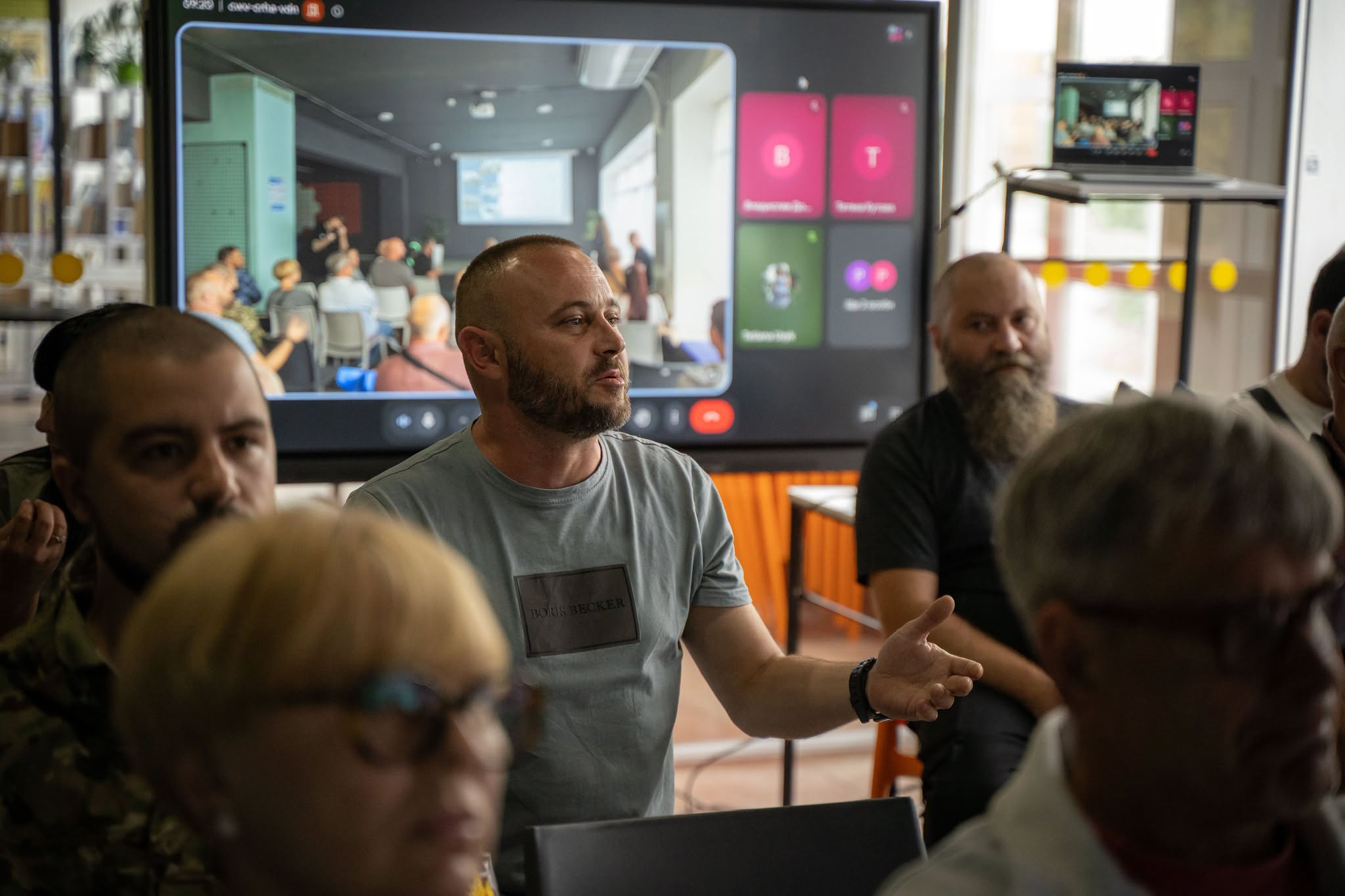 Зустріч із ветеранами-грантоотримувачами Полтавщини: про програми для розвитку власної справи та практичні аспекти оподаткування . Фото № 8/7